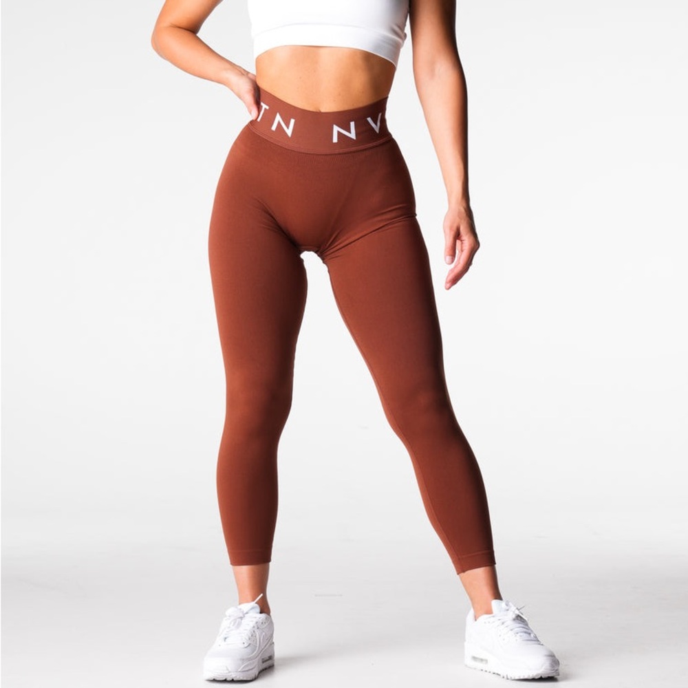 NWT NVGTN Chocolate Sport Seamless Leggings